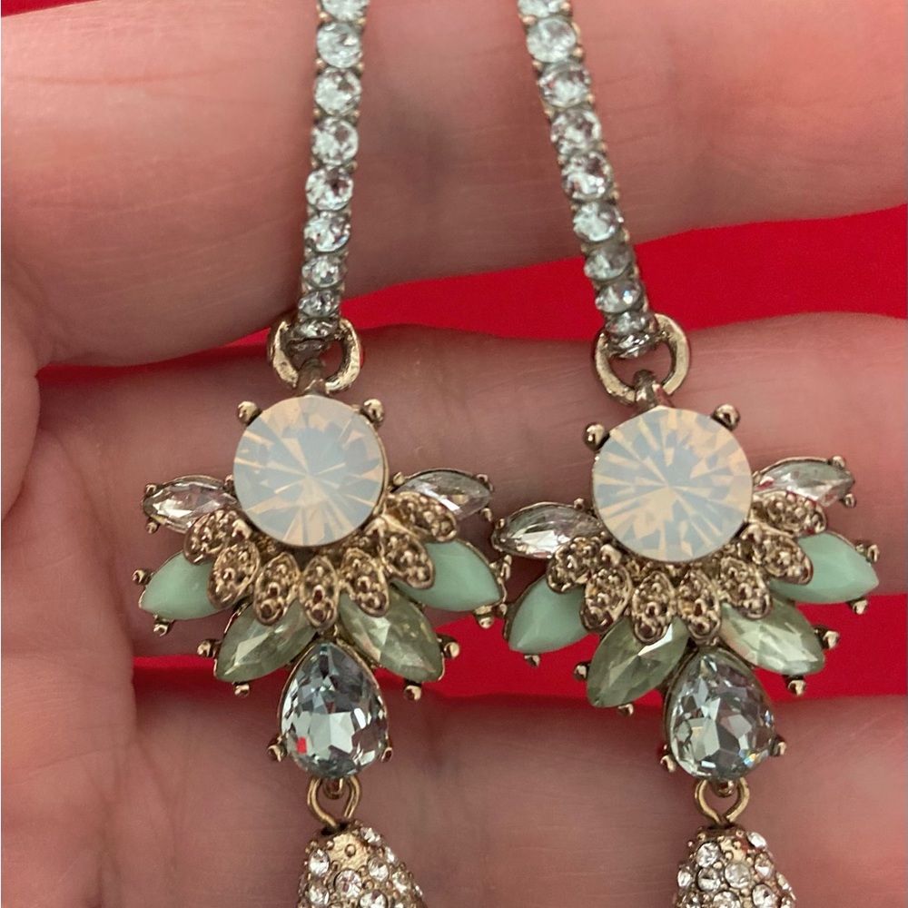 Earrings. Dazzling Beautiful Earrings. Excellent Condition. Pre Owned - Picture 12 of 16